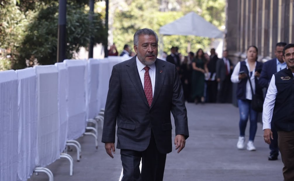 Presentó los detalles del nuevo Plan de Repavimentación que arrancará en noviembre para combatir el problema de baches en el estado. Foto Alejandro Vargas / El Universal