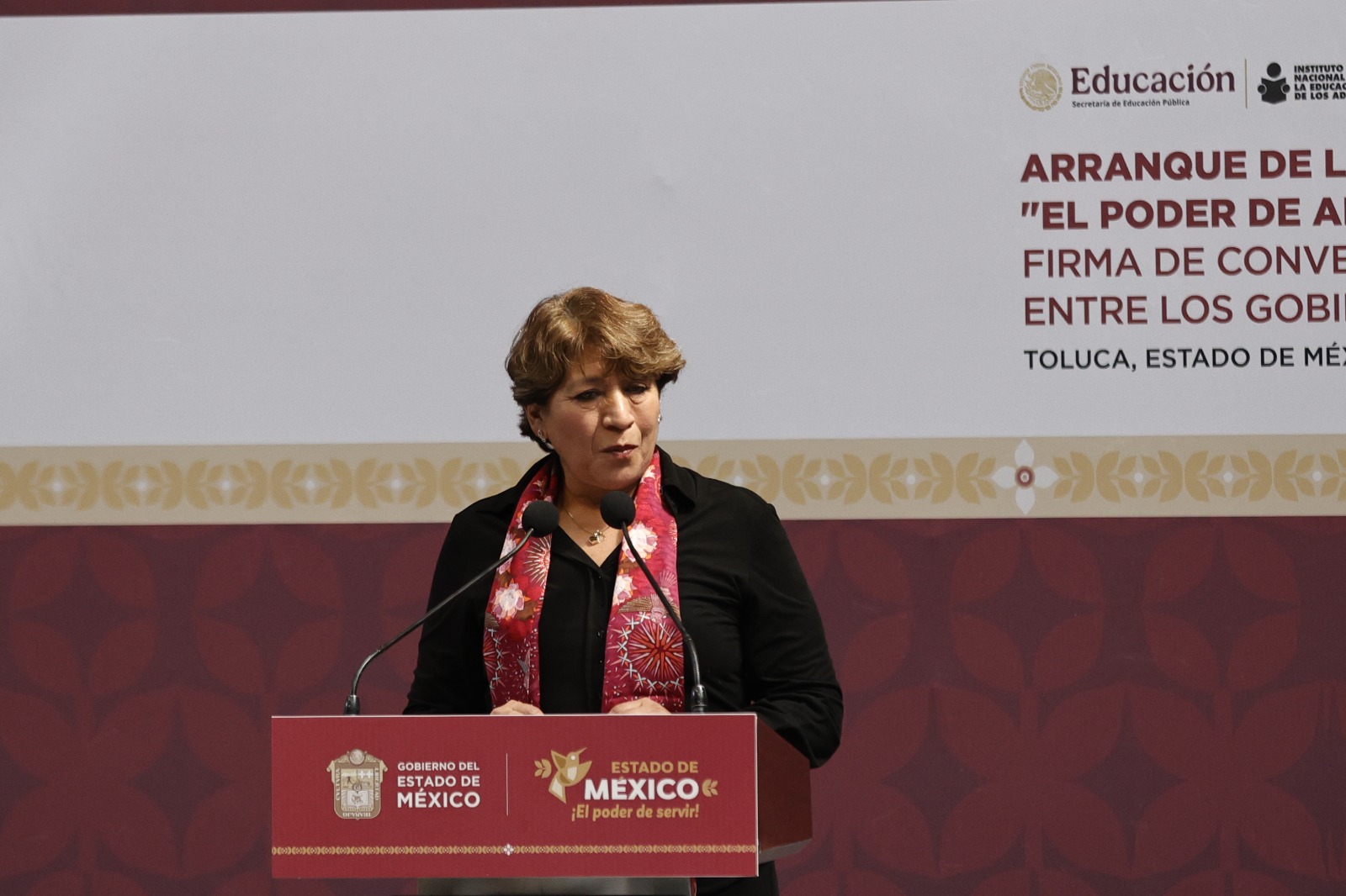 El gobierno busca reducir el analfabetismo con la campaña "El Poder de Alfabetizar". Foto Jorge Alvarado