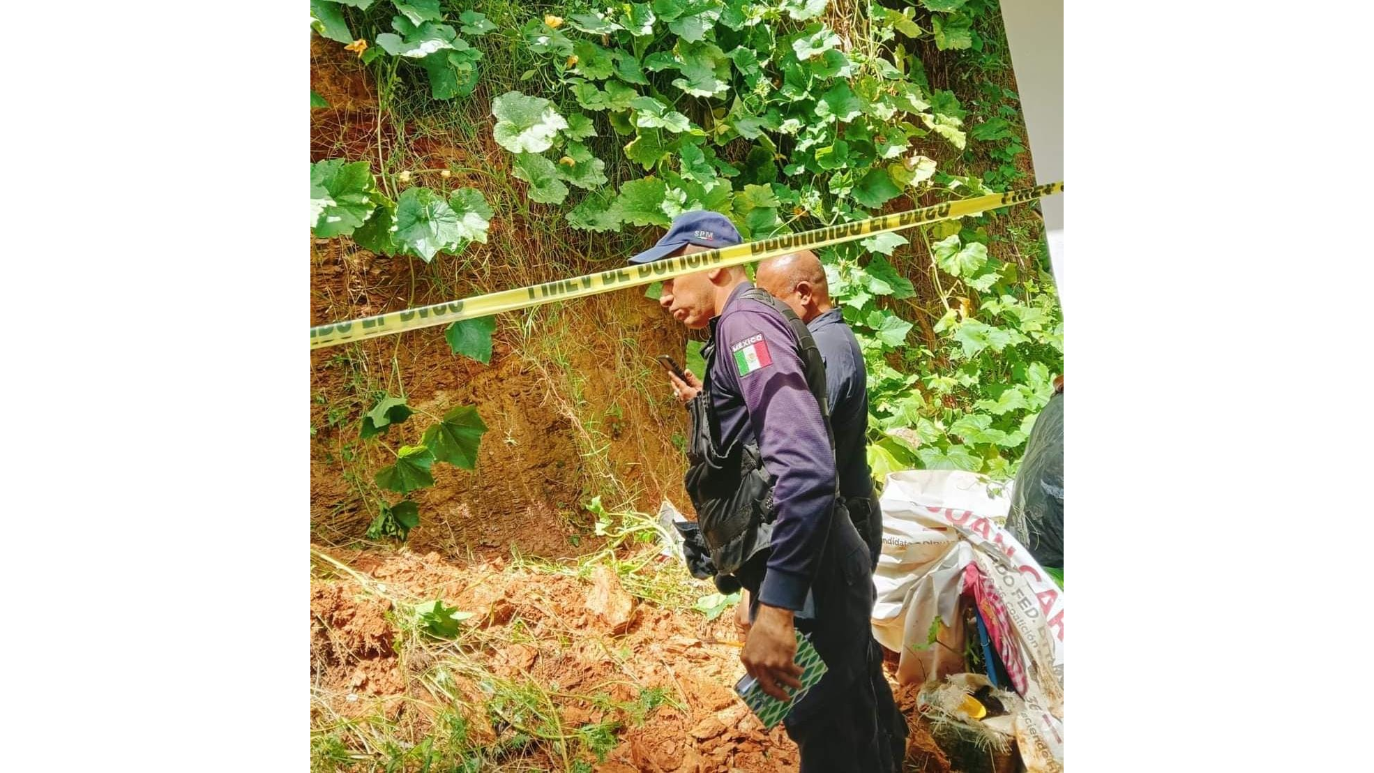 Lamentable: Muere menor de edad al caerle una barda en Tejupilco