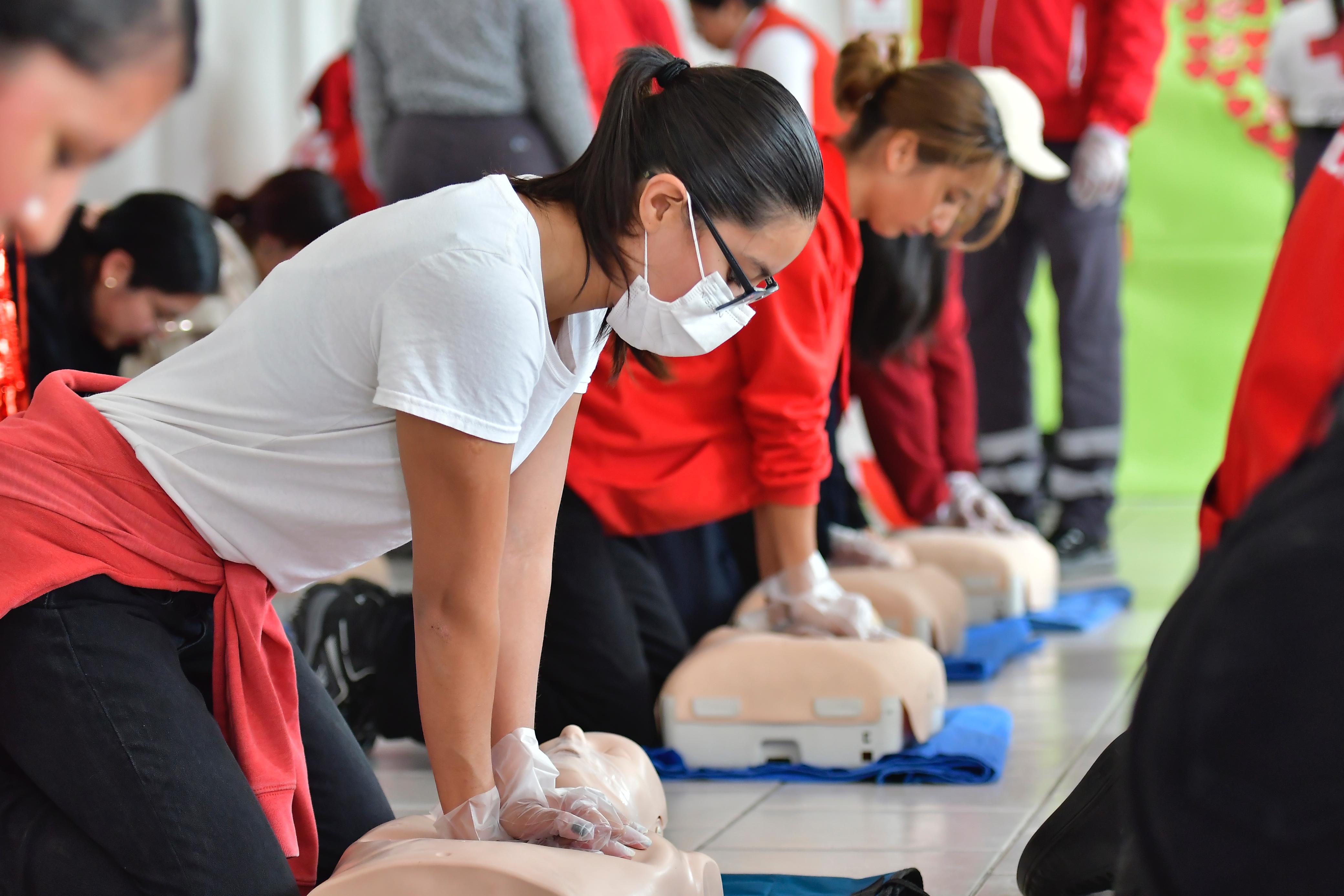 Un millón de compresiones cardiacas durante cuatro horas y aprender a salvar vidas