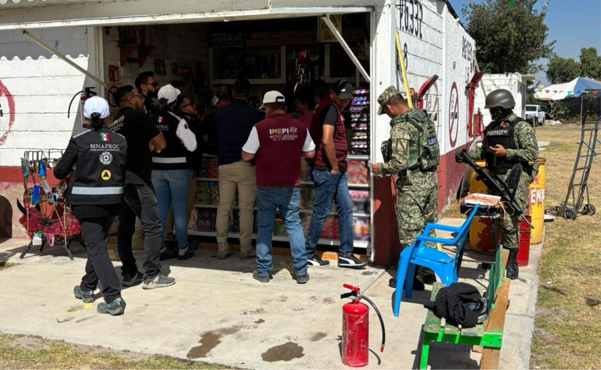 Operativo de seguridad en mercado de pirotecnia de Zumpango Foto: Especial