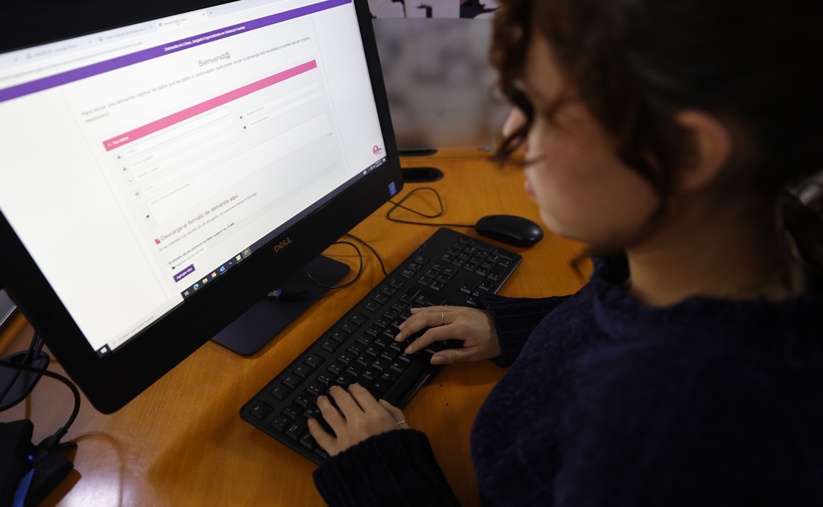 Los mexiquenses que lo requieran pueden utilizar la plataforma digital las 24 horas, los 365 días del año. Foto: Jorge Alvarado