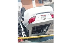 Volcadura deja una mujer muerta y dos heridos en Naucalpan