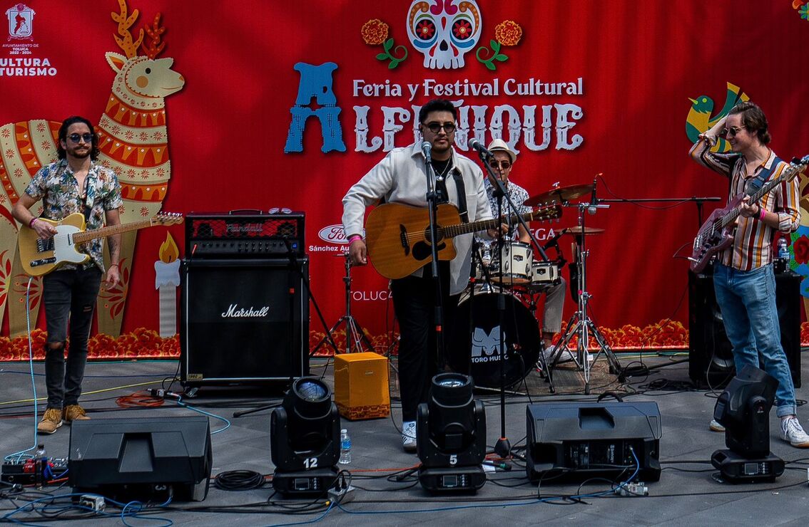 Toluca: Carlos García, el cantautor que transforma su pasión en música