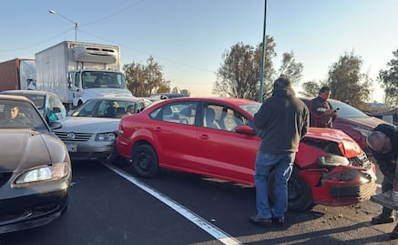 Carambola en Periférico Oriente deja severa afectación vehicular