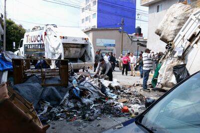 Retiran 5 toneladas de basura en la Nueva Oxtotitlán tras denuncia ciudadana en Toluca
