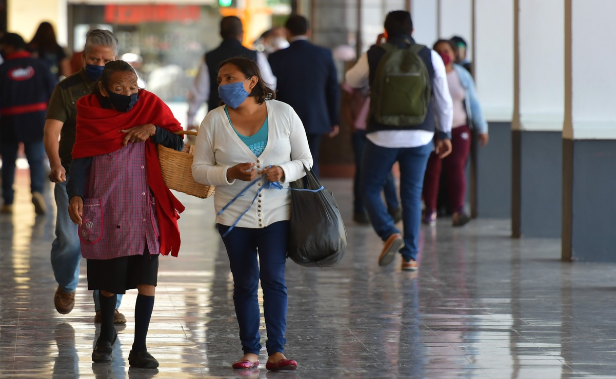 La Secretaría de Salud estatal refiere que el Covid-19, se transmite de una persona infectada a otras, al toser y estornudar / Foto: Archivo El Universal