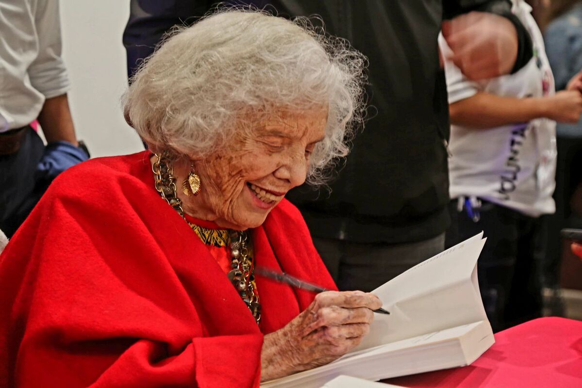 Elena Poniatowska presentó su libro 'De corazón, Elena' en la última jornada de la FILEM 2024, un momento destacado de la feria