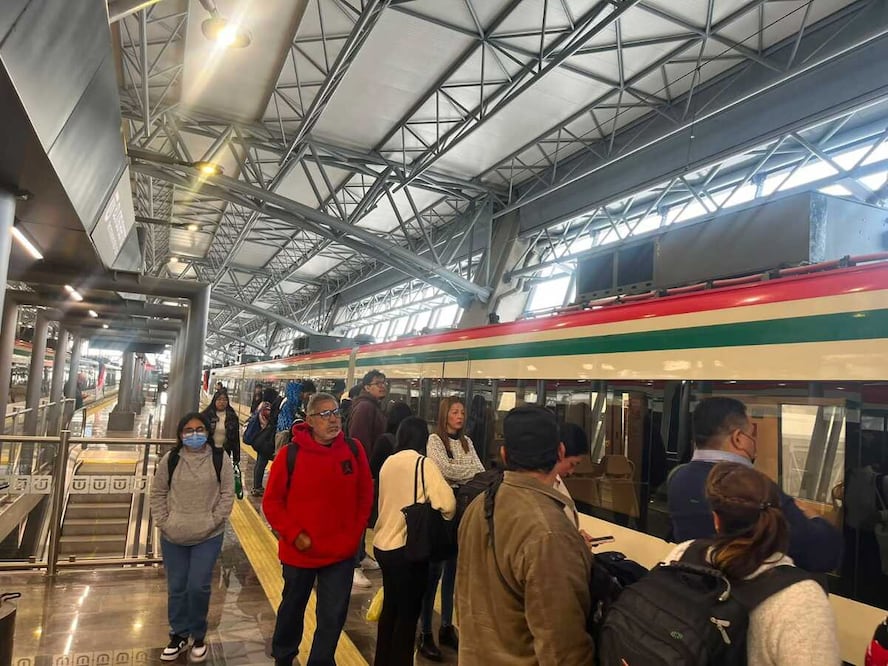 Hasta el momento no se ha referido oficialmente la causa de la suspensión temporal del servicio, sólo el aviso de reanudación del servicio. Foto: especial