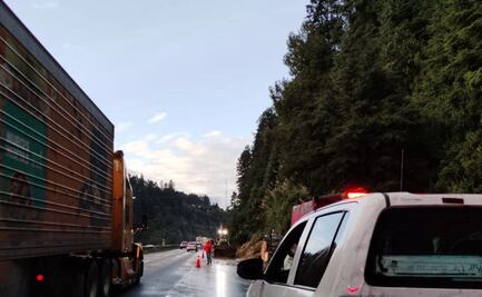 Afectada la circulación en la autopista México-Toluca por deslave