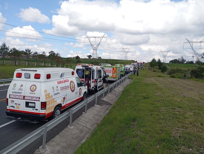 Al sitio llegaron varias unidades de emergencia para apoyar en las labores. Foto. Especial