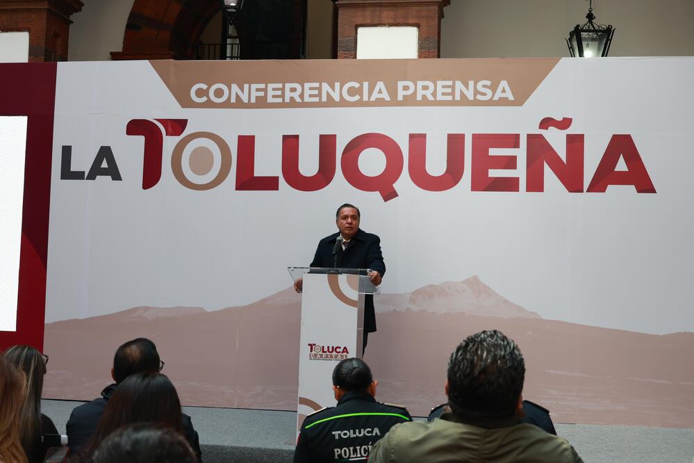 El alcalde de Toluca explicó que garantizar la aplicación de este programa es responsabilidad del Gobierno del Estado. Foto Alejandro Vargas