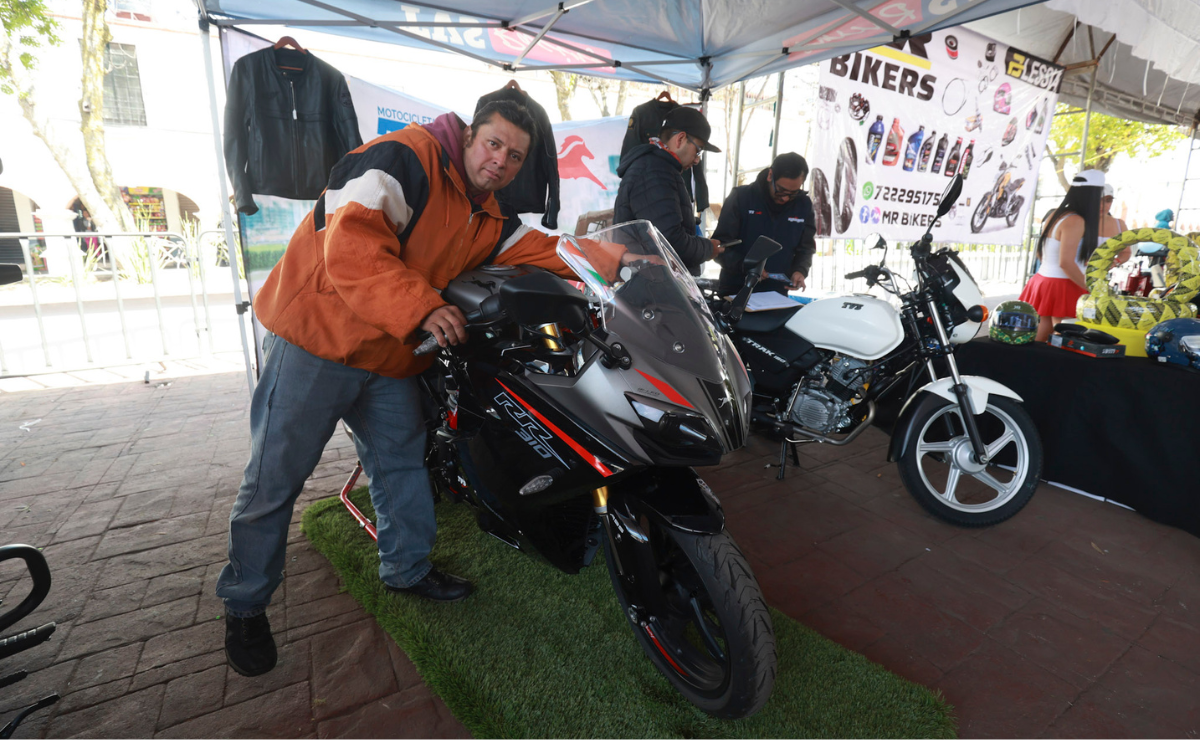 Campañas de concientización en escuelas y operativos viales buscan reducir infracciones y prevenir accidentes de motociclistas en San Mateo Atenco Foto: Alejandro Vargas
