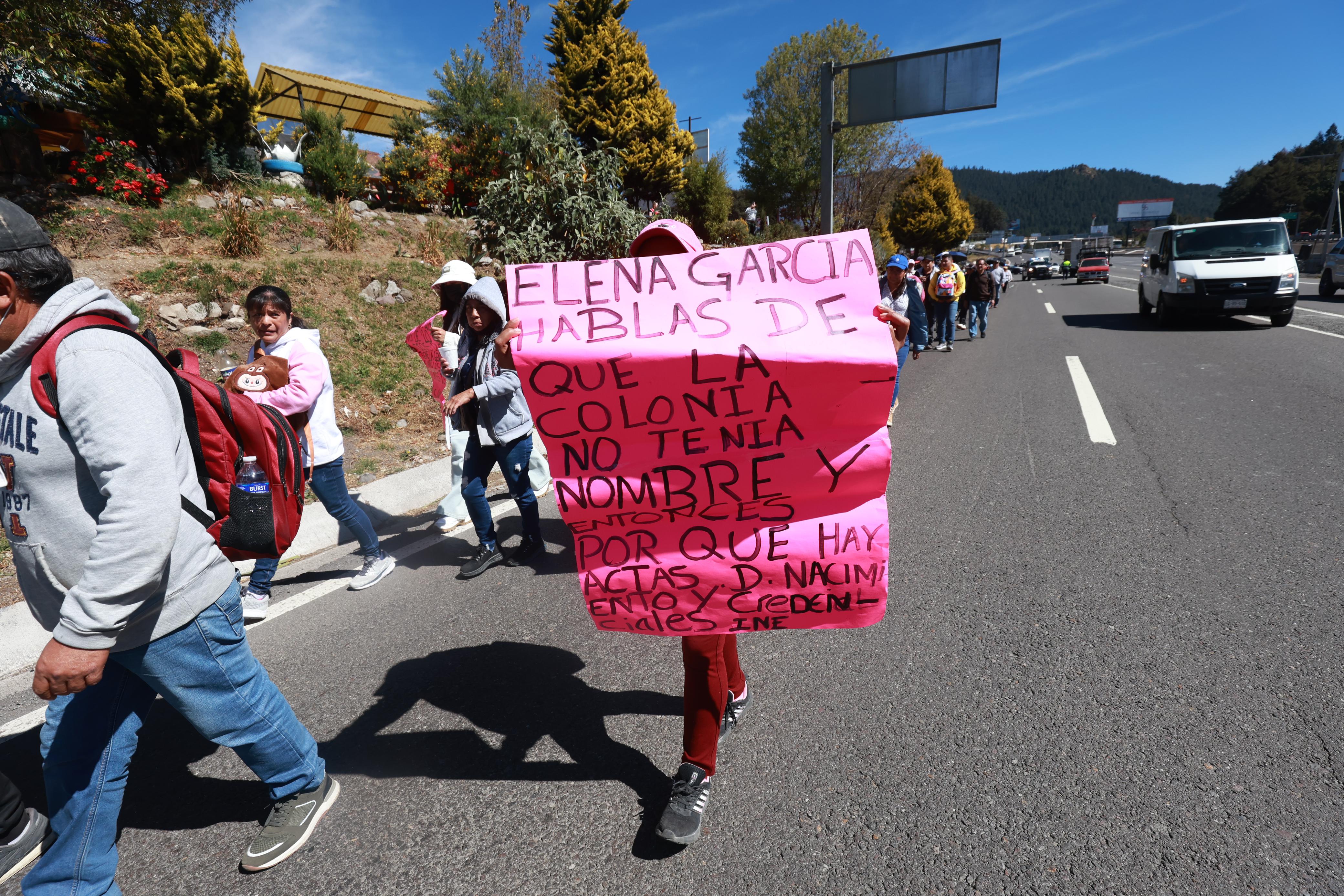 para exigir a la Gobernadora del Estado de México, Delfina Gómez Álvarez "echar abajo" el cambio de nombre a la colonia. Foto Alejandro Vargas