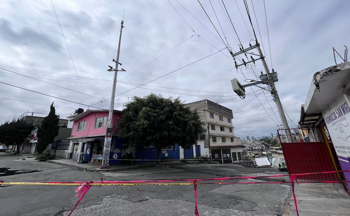 Vecinos alrededor siguen esperando a que se derrumbe edificio en Naucalpan. Foto: Arturo Contreras.