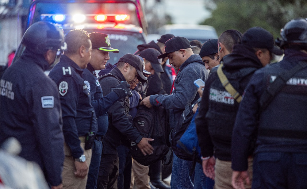 La policía municipal implementa el operativo "Transporte Seguro", realizando revisiones para inhibir asaltos en unidades de transporte público. Foto: Especial