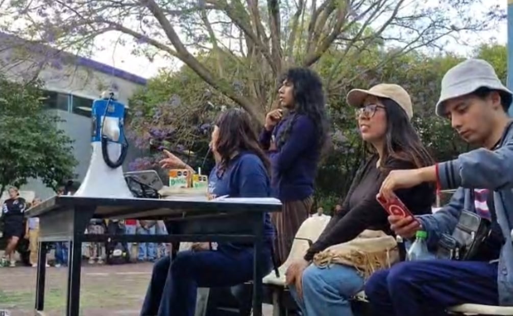 Los manifestantes exigen que la policía municipal patrulle las zonas de mayor oscuridad para evitar más asaltos al amanecer y anochecer. Foto Especial