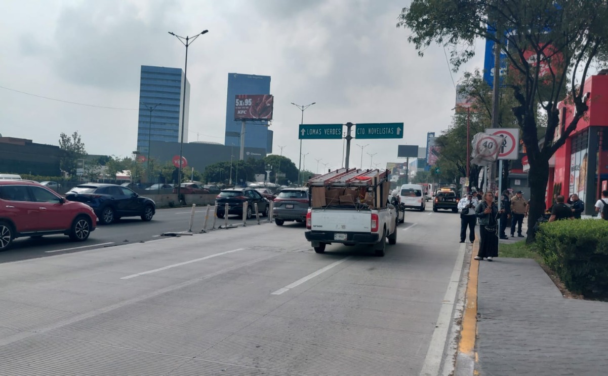 Vecinos de Lomas Boulevares se retiraron de los carriles laterales de Periférico Norte. Foto especial
