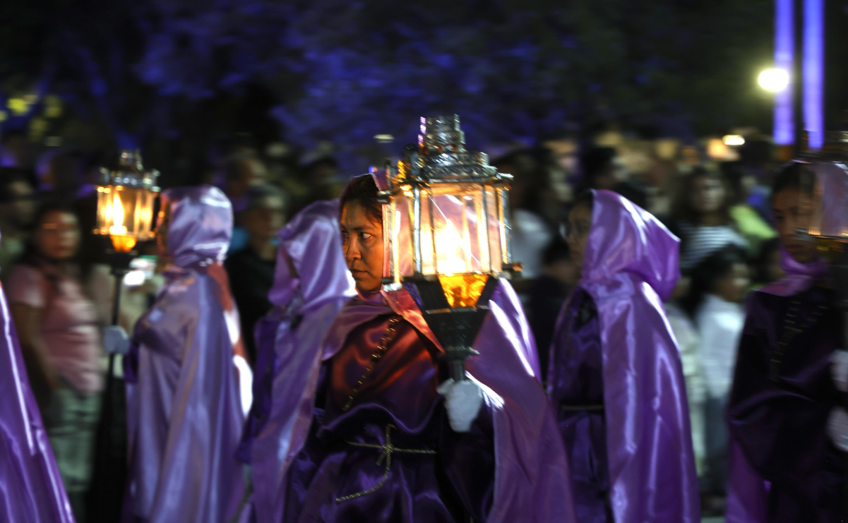 Miles se congregan en Toluca para vivir la arraigada tradición de la Procesión del Silencio. Foto: Arturo Hernández