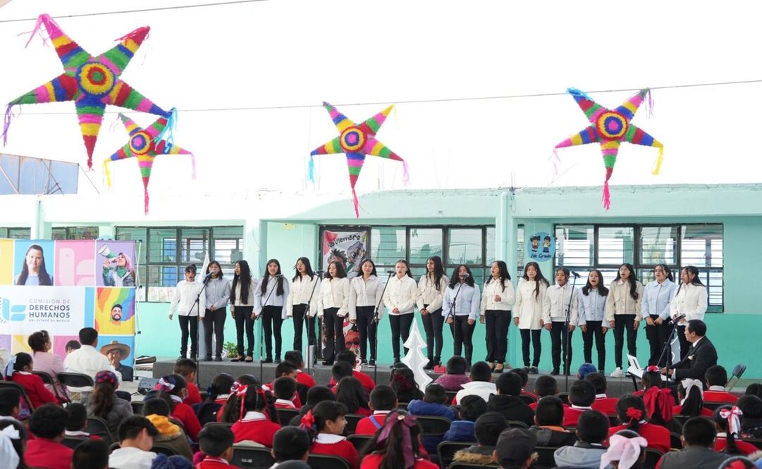 El Coro Femenino Voces de Santa María del Monte está formado por alumnas de los tres grados de secundaria / Foto Especial