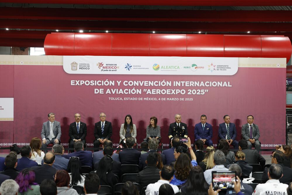 En la inauguración de la Exposición y Convención Internacional de Aviación “Aeroexpo 2025”. Foto Arturo Hernández