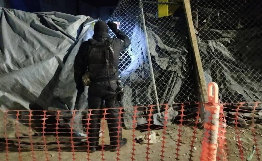 18 personas fueron detenidas por violar los sellos de suspensión de una obra clausurada. Foto: Especial