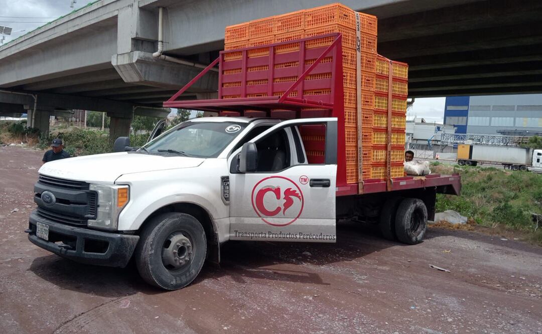 ¡Cuidado con la basura! Ecatepec detiene a cinco por tirar desechos en la vía pública. Foto: Especial