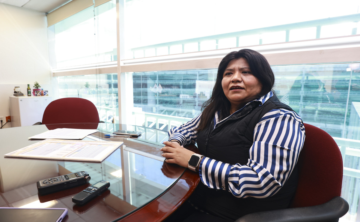 July Erika Armenta Paulino indicó que las personas interesadas tienen hasta el 8 de mayo para preinscribirse. Foto: Alejandro Vargas / El Universal Estado de México