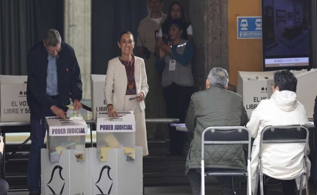Claudia Sheinbaum, presidenta de México, voto durante la elección judicial de este 1 de junio. Foto: Diego Simón / EL UNIVERSAL