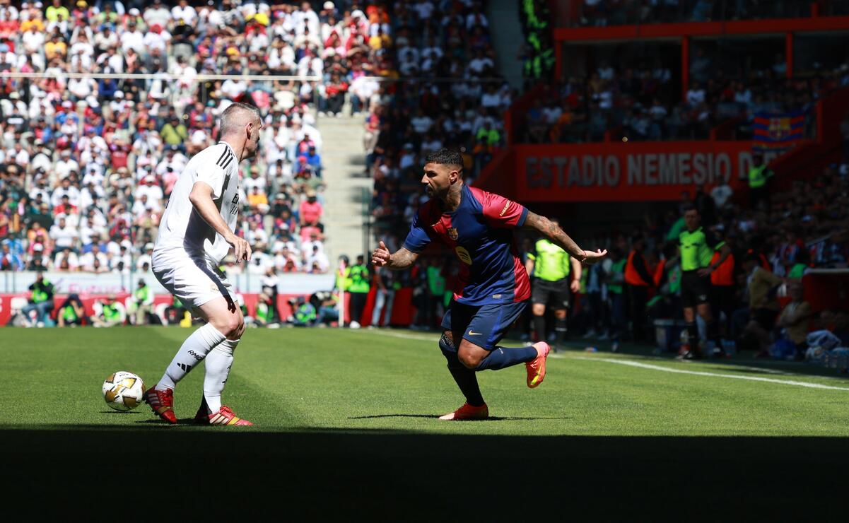 El juego de Leyendas del Real Madrid y Barcelona estuvo lleno de emociones / Foto: Alejandro Vargas