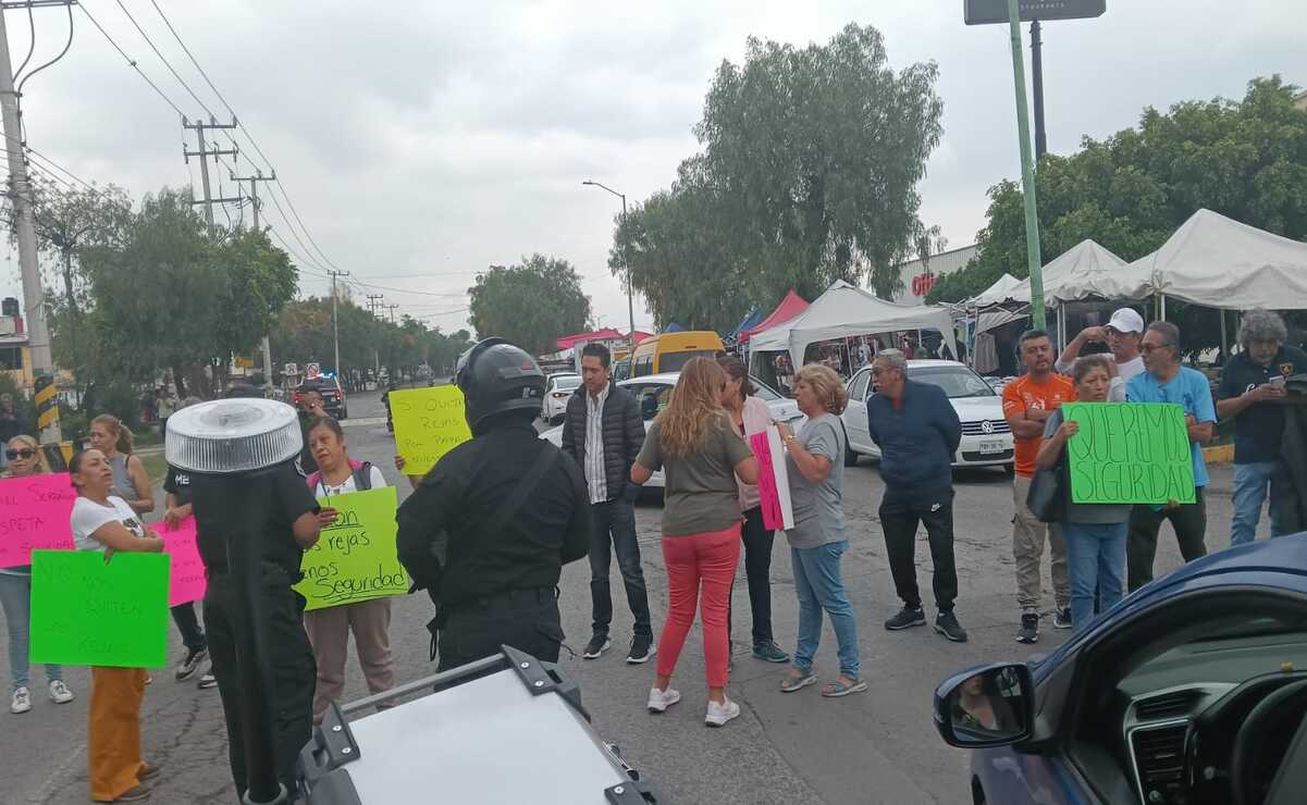 ¡Tensión en Cuautitlán Izcalli! Vecinos se manifiestan tras retiro de rejas al grito de “Queremos seguridad”