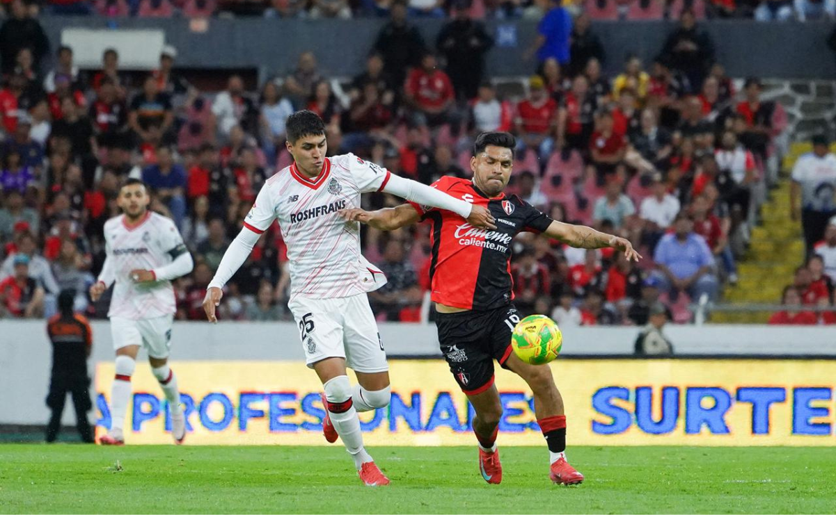 Hat-trick perfecto impulsa al equipo rojo al liderato. Foto: Especial