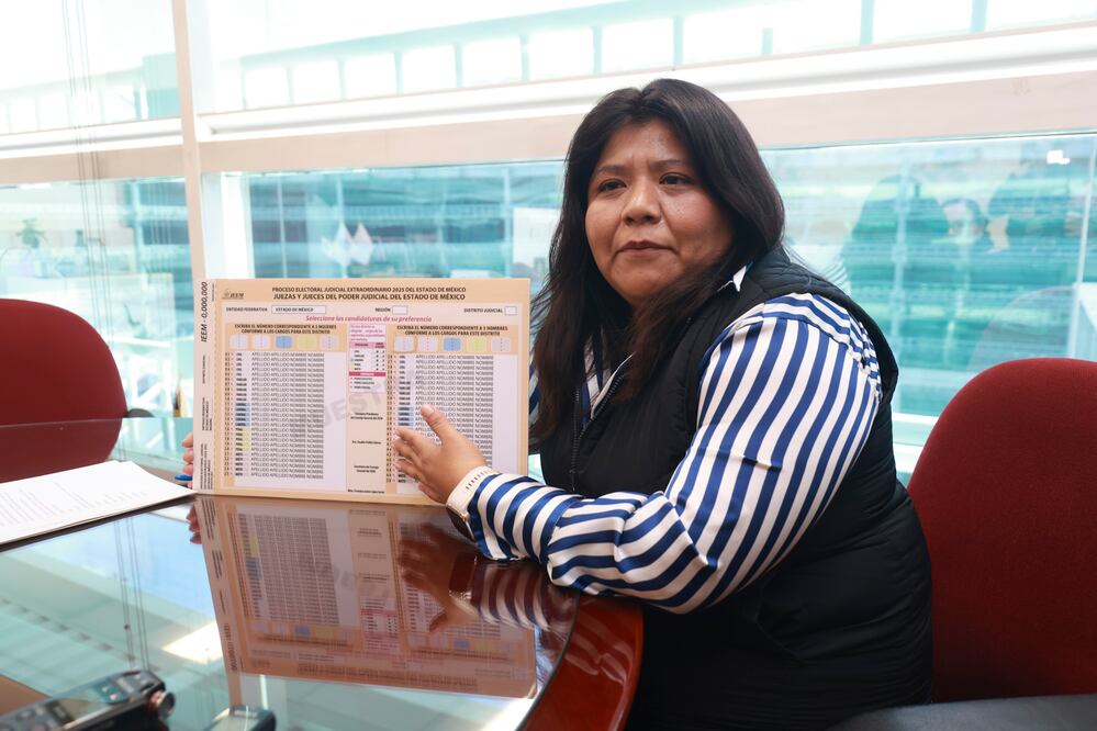 La consejera electoral, July Erika Armenta Paulino indicó que se trata de un posgrado que está enfocado a profesionales en el ámbito electoral. Alejandro Vargas / El Universal Estado de México