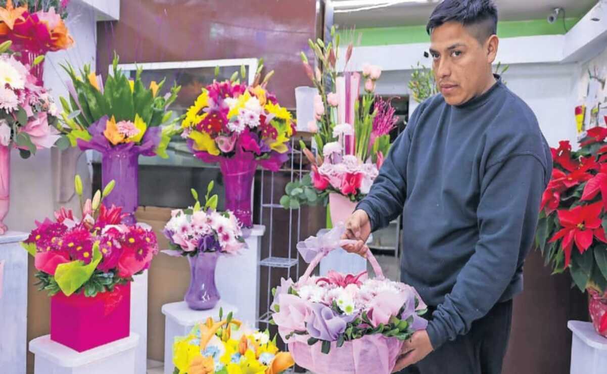 Las flores más vendidas para la celebración de “la morenita” son las rosas rojas. Foto: Arturo Hernández