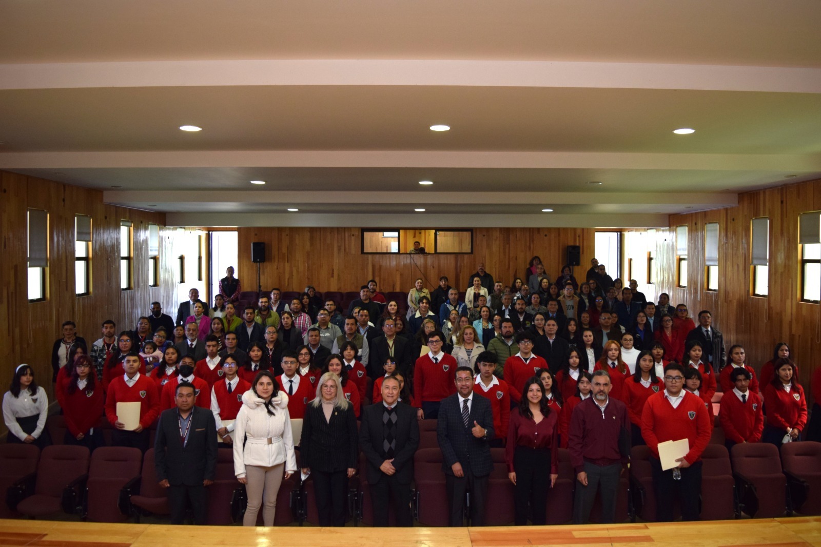 ¡Dominan el inglés! 40 estudiantes del COBAEM brillan con certificación internacional