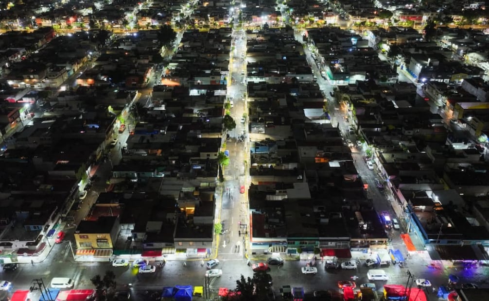 La alcaldesa Azucena Cisneros Coss inauguró el Sendero Seguro de la calle José María Morelos, en Nueva Aragón, Ecatepec. Foto especial