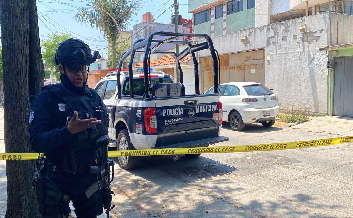Al lugar acudieron policías municipales y estatales, quienes acordonaron la zona y cerraron calles. Foto: Especial