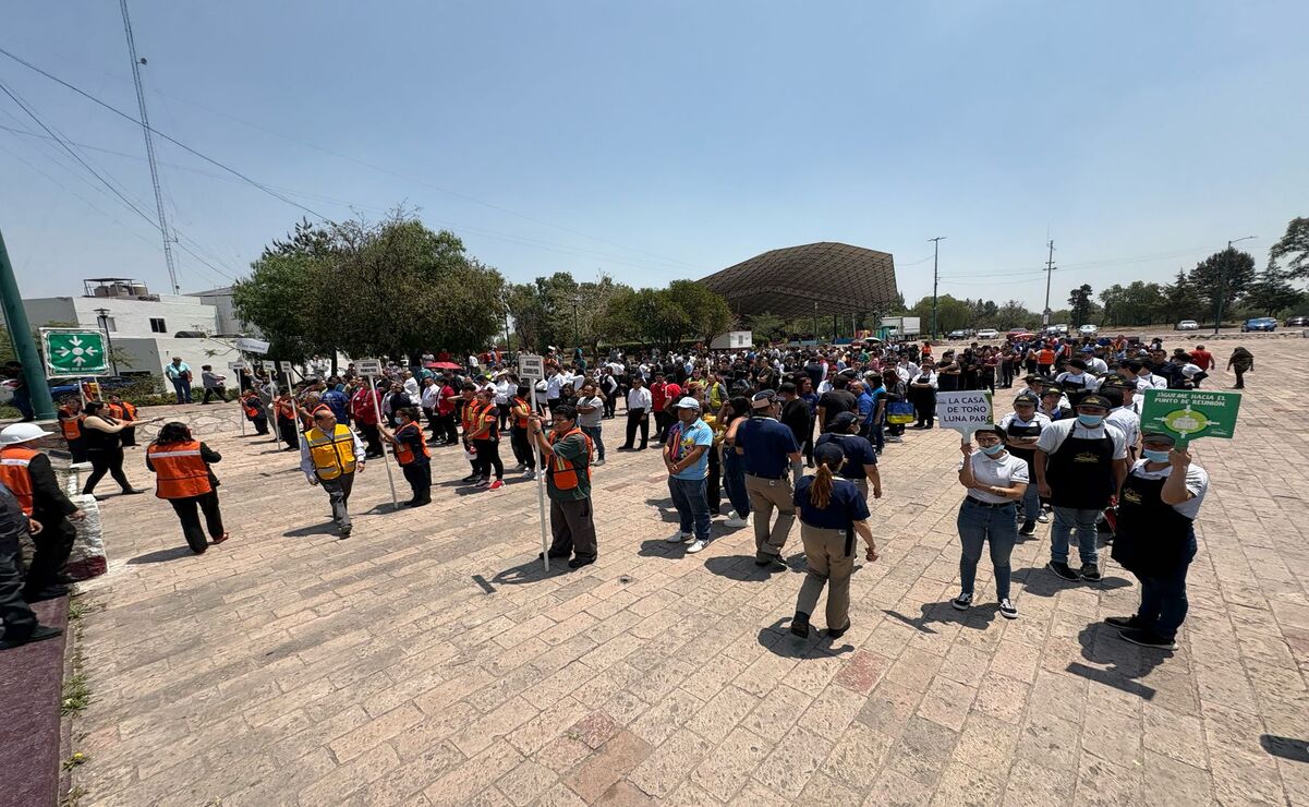 Personal del Centro Comercial Lunaparc participaron en el simulacro / Foto Arturo Contreras
