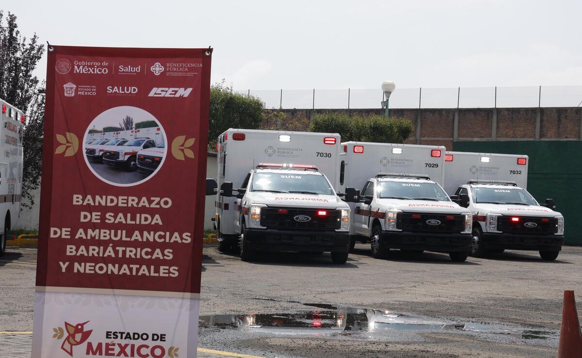 Con una inversión de 36 millones de pesos, el Gobierno del Estado de México entregó 10 ambulancias especializadas bariátricas y neonatales. Foto: Arturo Hernández/ El Universal Estado de México