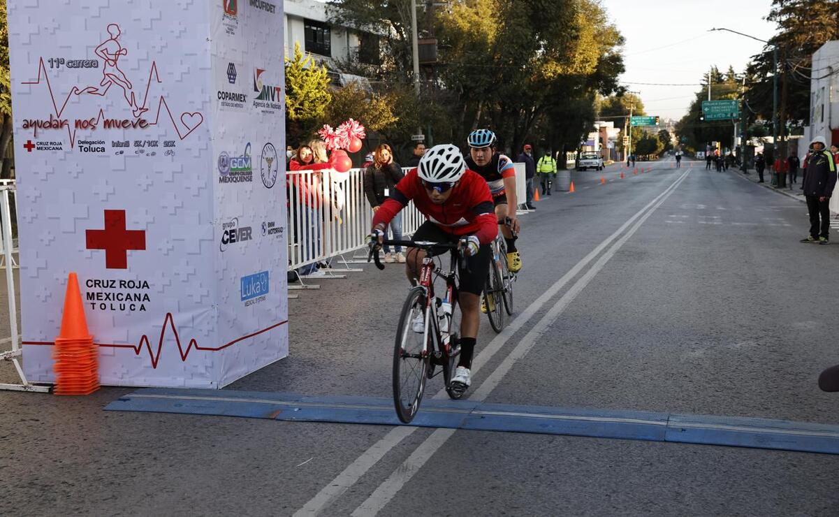 La carrera comenzó a las 6:30 am con ciclismo de 20k. Foto: Jorge Alvarado