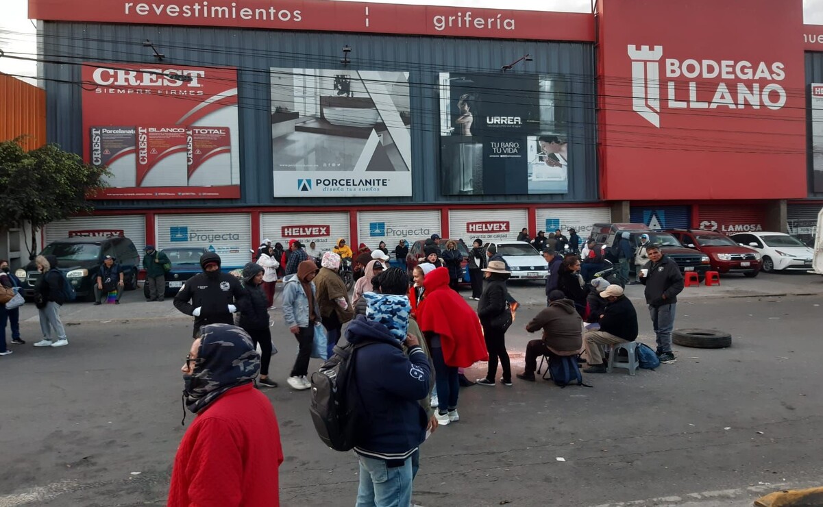 Los trabajadores amagaron con extender los puntos de bloqueo a otras vialidades, como medida de presión. Foto: Especial