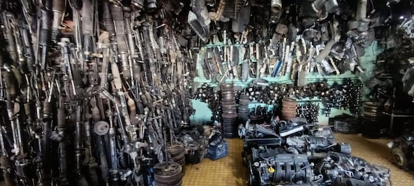 Decomisan 10 toneladas de autopartes tras cateo en Chicoloapan