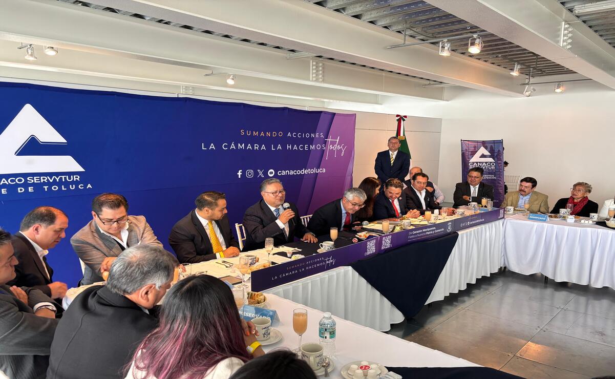 El secretario reconoció que uno de los principales retos es la insuficiencia de personal para atender la enorme cantidad de unidades económicas a ser verificadas en la entidad / Foto: Arturo Hernández