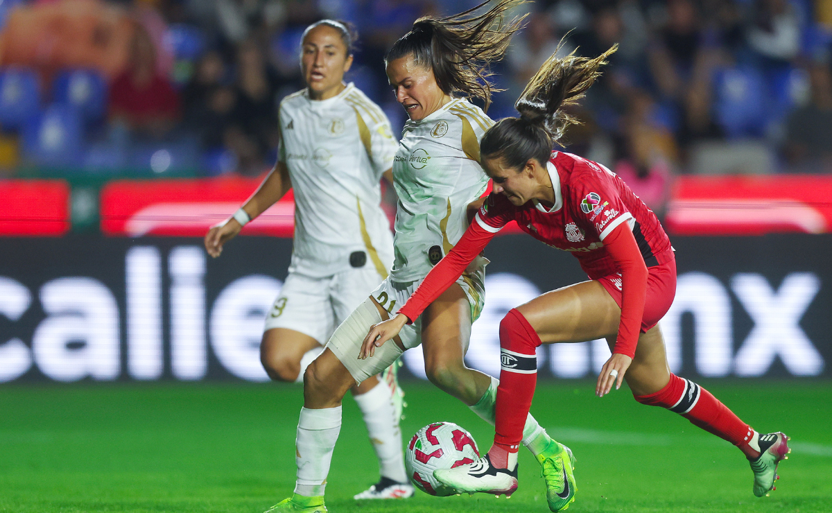 Las Amazonas celebran una contundente victoria ante las Diablas Rojas. Foto: Especial
