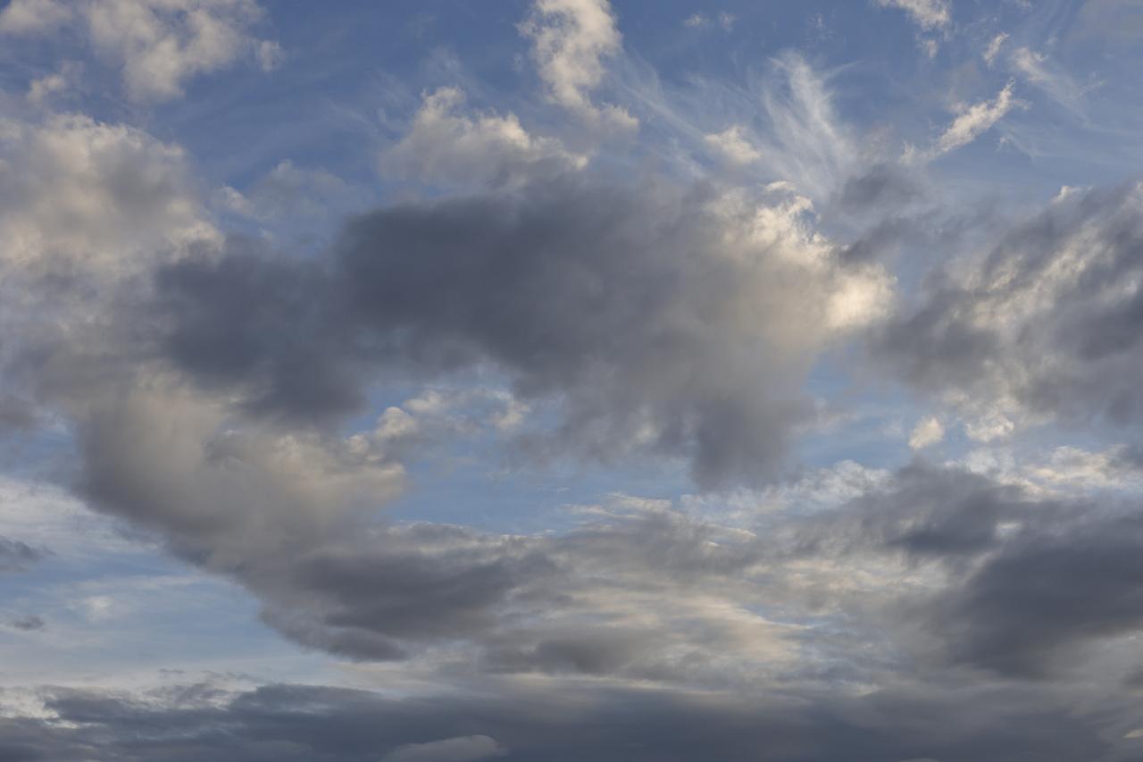 Los cielos nublados tienden a mantener las temperaturas más estables, impidiendo tanto el calentamiento excesivo durante el día. Foto Jorge Alvarado