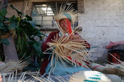 Tradición ancestral en Toluca: El legado del sombrero jarocho en San Cristóbal Huichochitlán