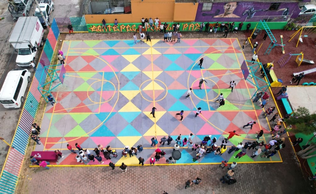 El deportivo Unión de Vecinos de Valle de Anáhuac fue rehabilitado con trabajos de pintura e instalación de juegos infantiles. Foto especial