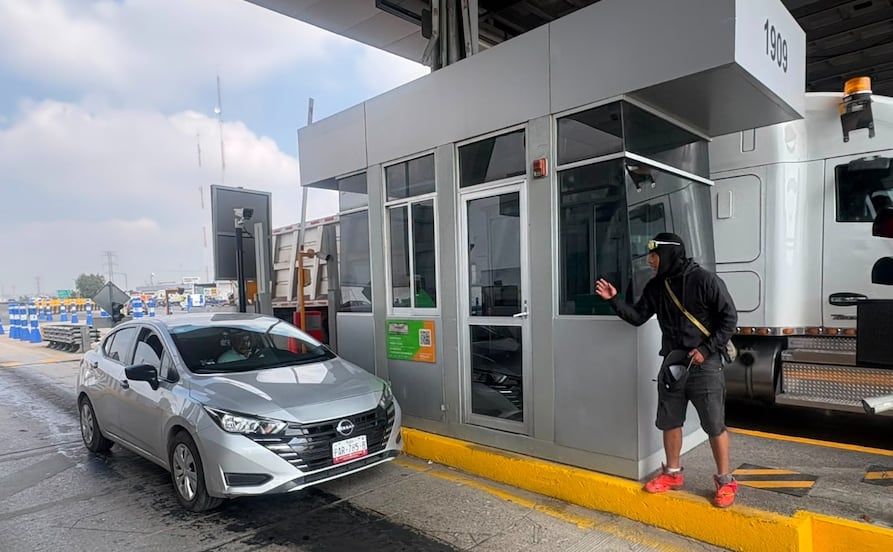 Vecinos de teyahehualco liberan caseta del circuito exterior mexiquense