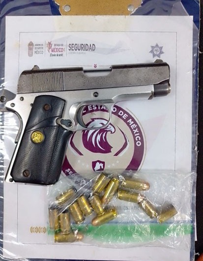 Le aseguraron un arma de fuego tipo escuadra, calibre 45 milímetros / Foto Especial