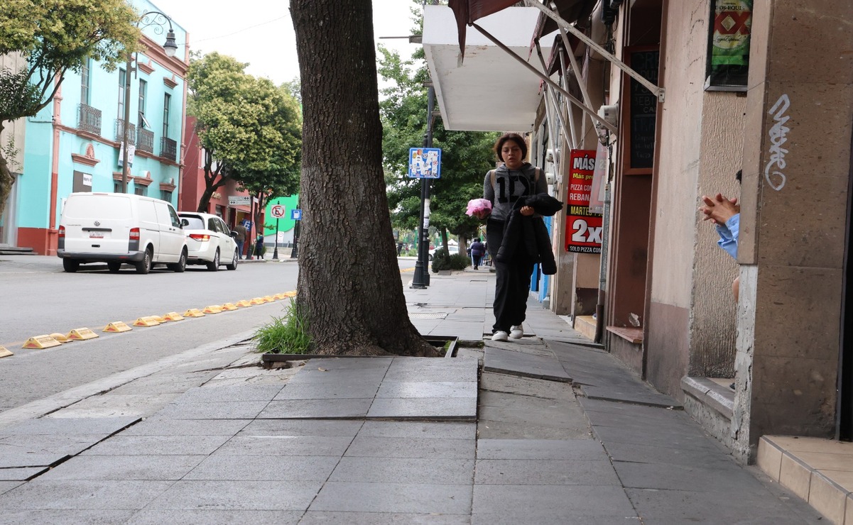 Gildardo Martínez Muñoz, investigador de la UAEMex, apuntó que el diseño urbano de Toluca no cumple con los estándares de accesibilidad. Foto: Sergio García / El Universal Edomex